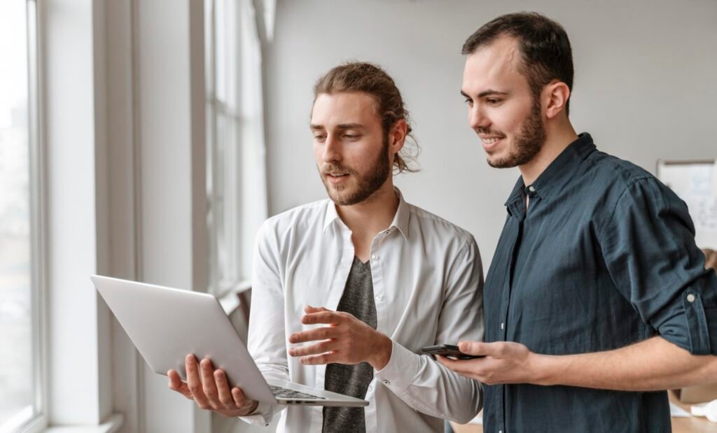 Parceiros revendedores do Meg-CRM em planeamento comercial